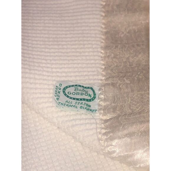 Vintage Baby Gordon All Season Thermal Blanket Cream with Satin Trim - Picture 3 of 13
